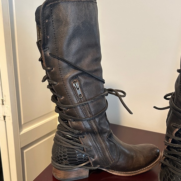 Freebird Diamond Black multi Lace-Up Leather Boots - Picture 5 of 11